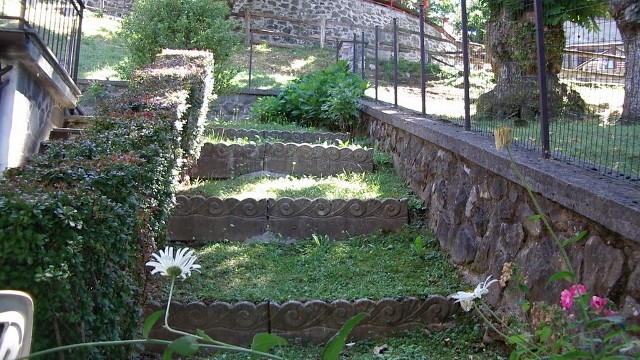 Villetta Terra Tetto Barga Loc. Renaio Mq 110 con Giardino