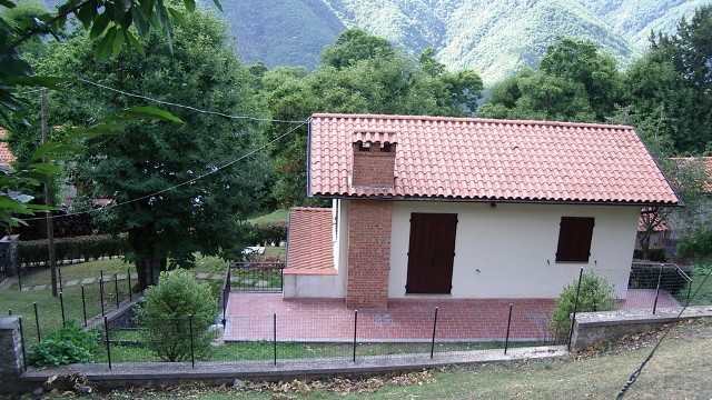 Villetta Terra Tetto Barga Loc. Renaio Mq 110 con Giardino