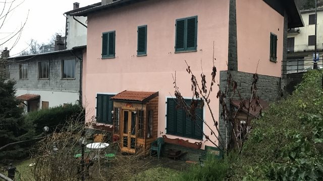 Appartamento Porzione Bifamiliare Pianosinatico Tre Vani Mq 80